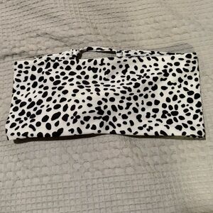 Zaful White and Black Swim Top Size Smaller